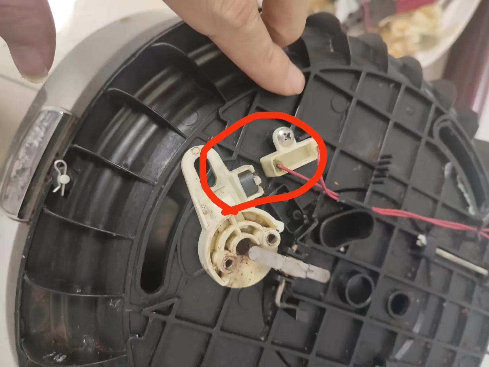 苏泊尔电压力锅e2维修视频教程,苏泊尔电压力锅e0维修位置