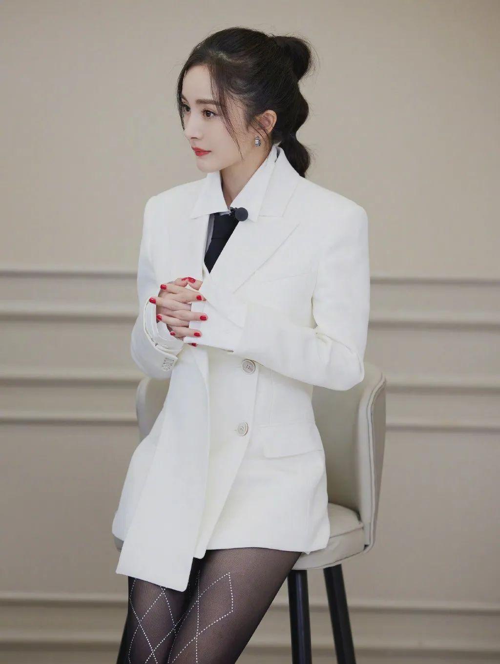 除了巴黎世家，还有哪些高奢*袜丝**品牌，穿的不仅是性感