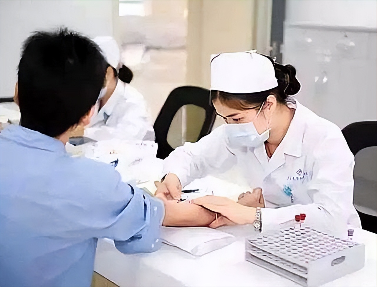 身家亿万的新加坡医美医生，40岁不幸患肺癌去世，临终感言万人转