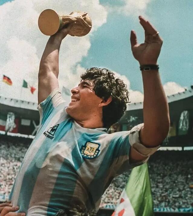 2010年马拉多纳争议,马拉多纳去世有多轰动