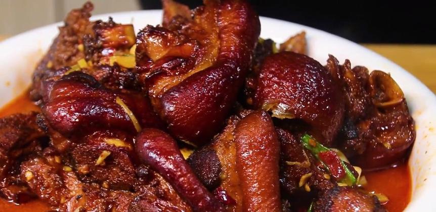 这才是猪蹄最好吃的做法，肥而不腻，香辣爽口，看着都流口水了