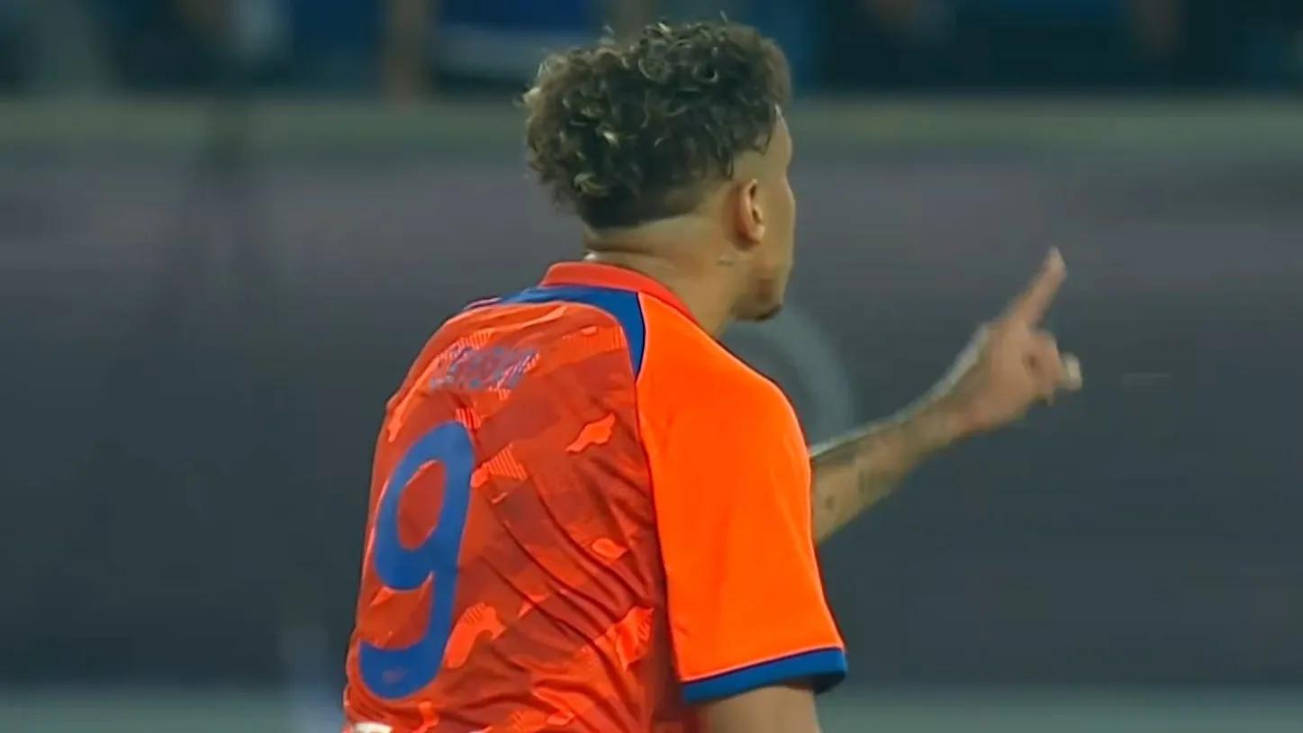 中超积分榜海港先赛登顶,中超泰山3-1海港积分追平三镇