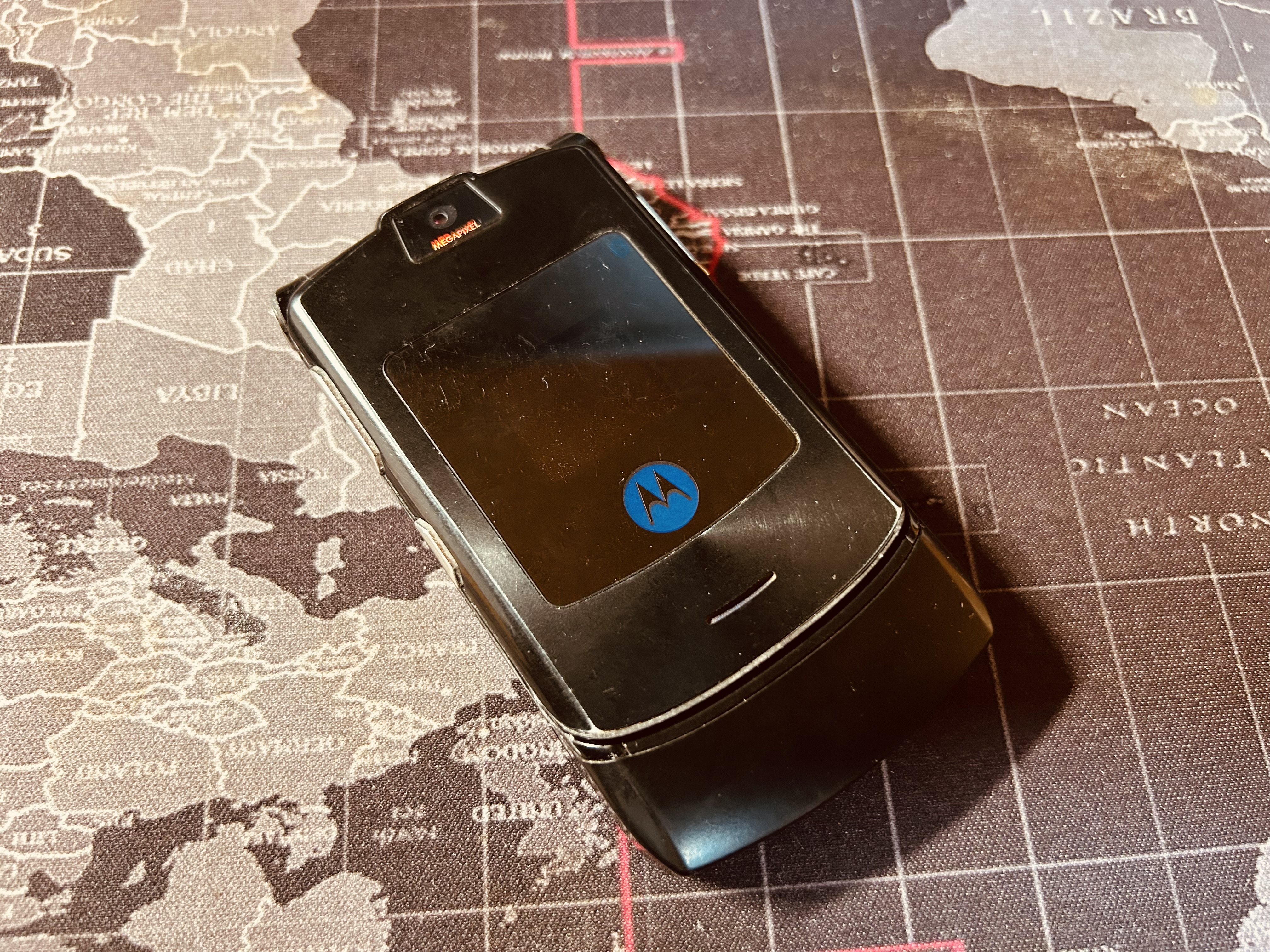 当年的摩托罗拉v3,2003年摩托罗拉手机怀旧经典