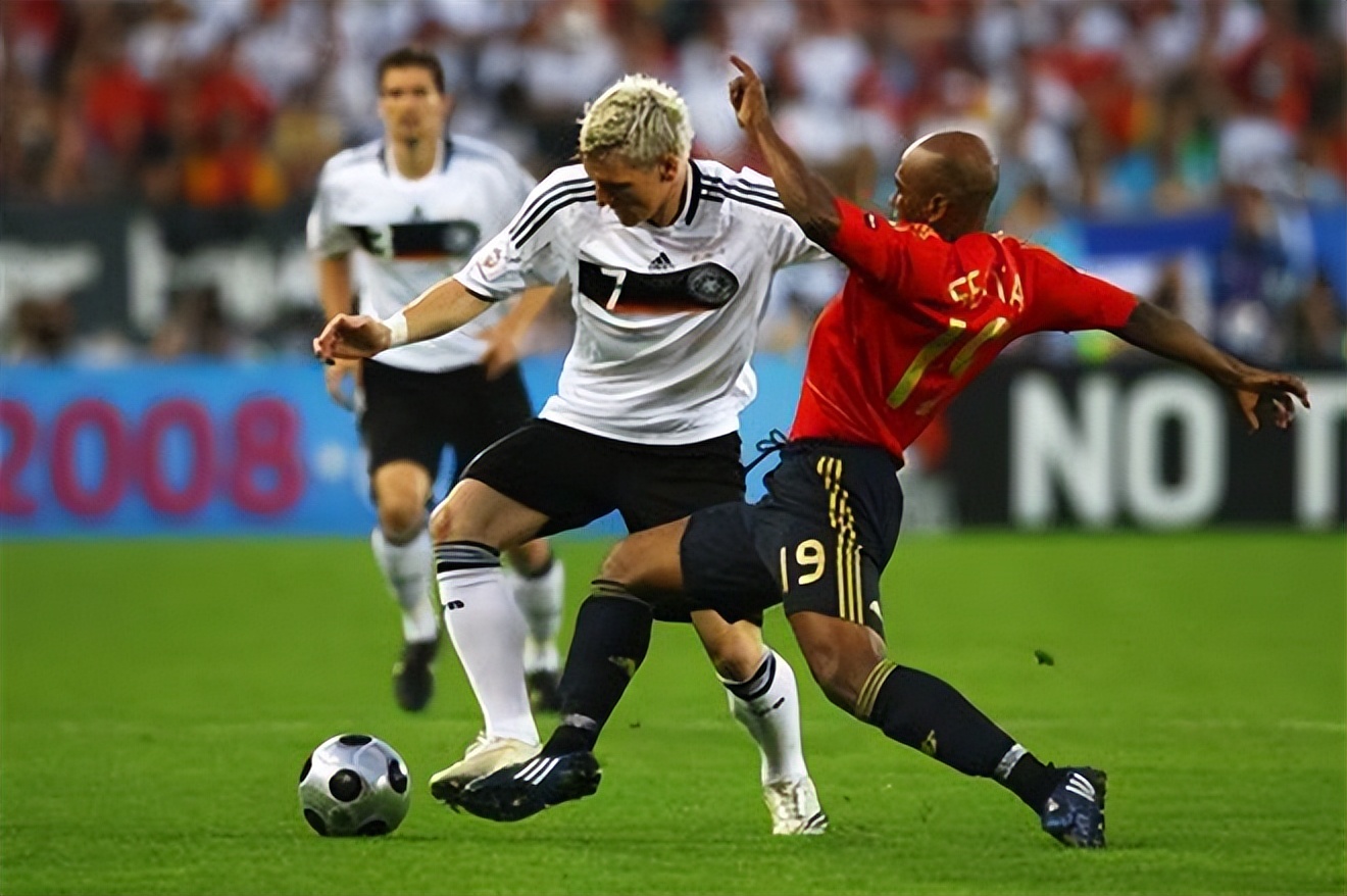 26岁还是巴西无名小卒，30岁却成西班牙主力，悍将被转会顾问拯救