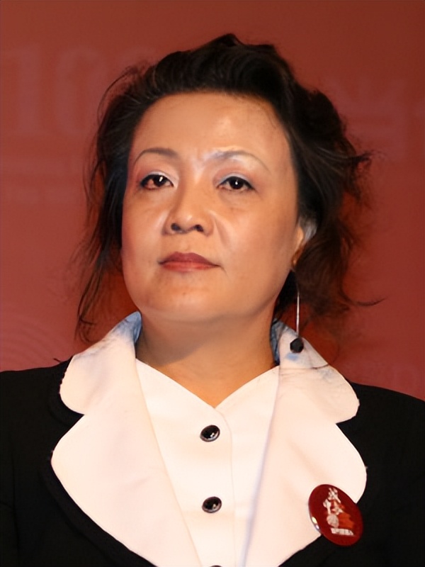 帮汪小菲打赢名画的律师团队,汪小菲给大s剥虾被张雨绮怒怼