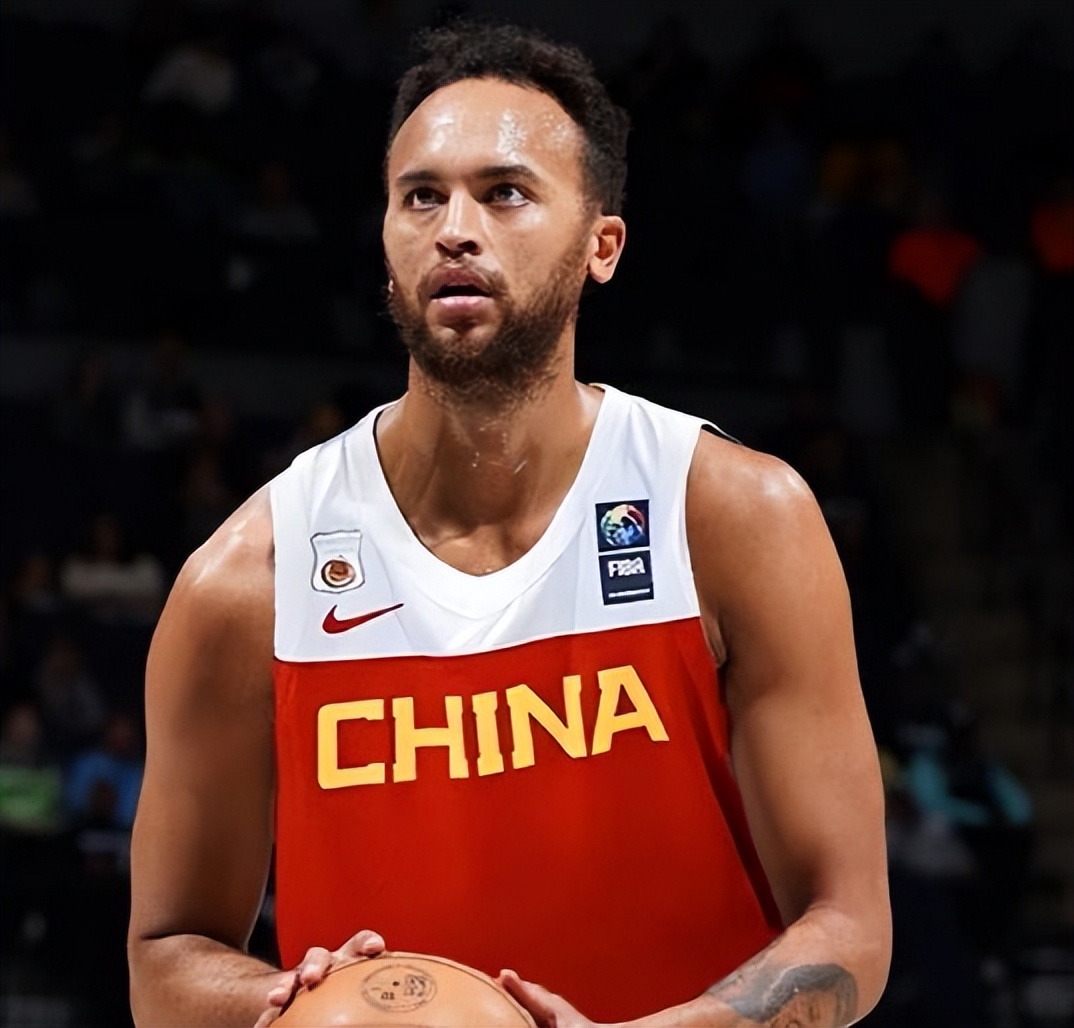 姚明谈李凯尔归化进展,中国男篮或将归化李凯尔