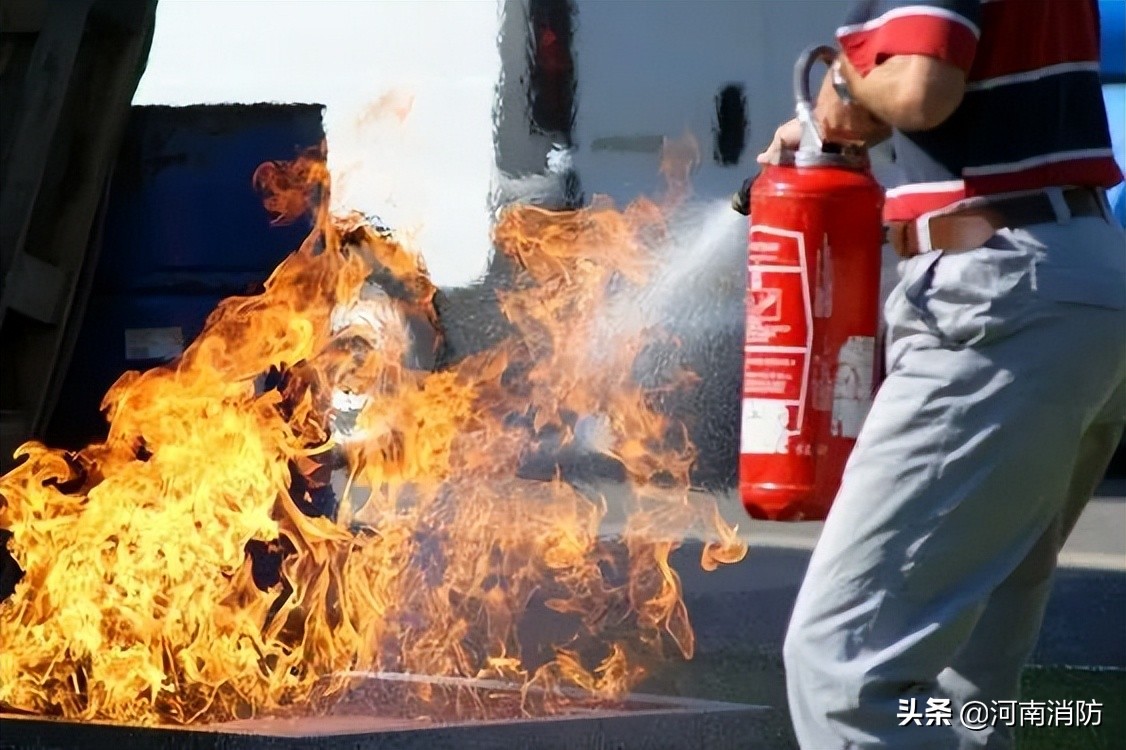 灭火器随意玩儿是违法的吗,灭火器随身携带违法吗