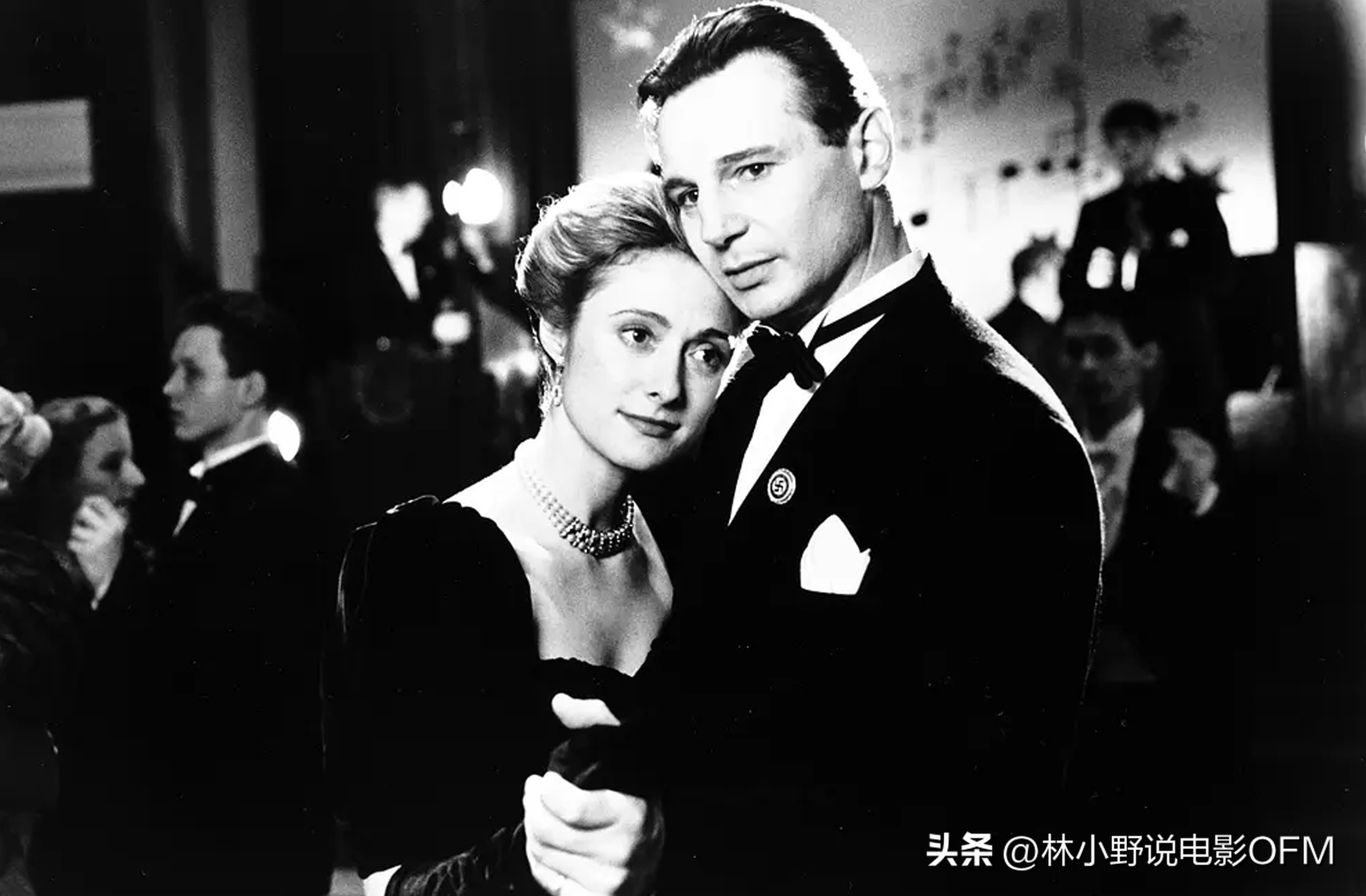 辛德勒的名单开头插曲,辛德勒的名单结尾放石头