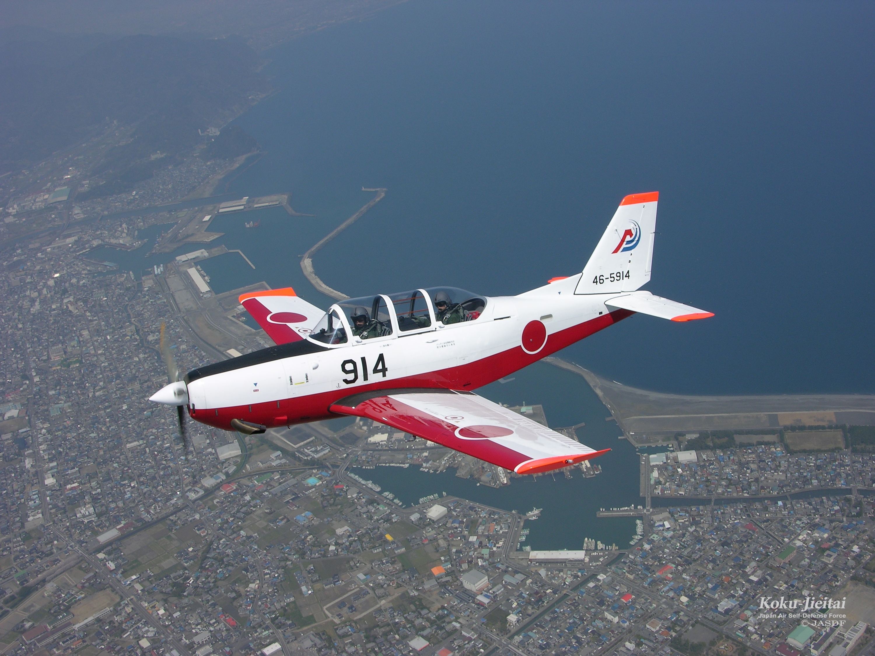 日本空中自卫队战斗机训练视频,日本富士直升机