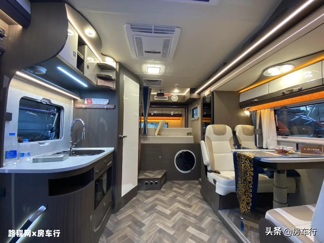 最新款进口顶级依维柯b型房车,依维柯房车推荐10万到20万之间7座