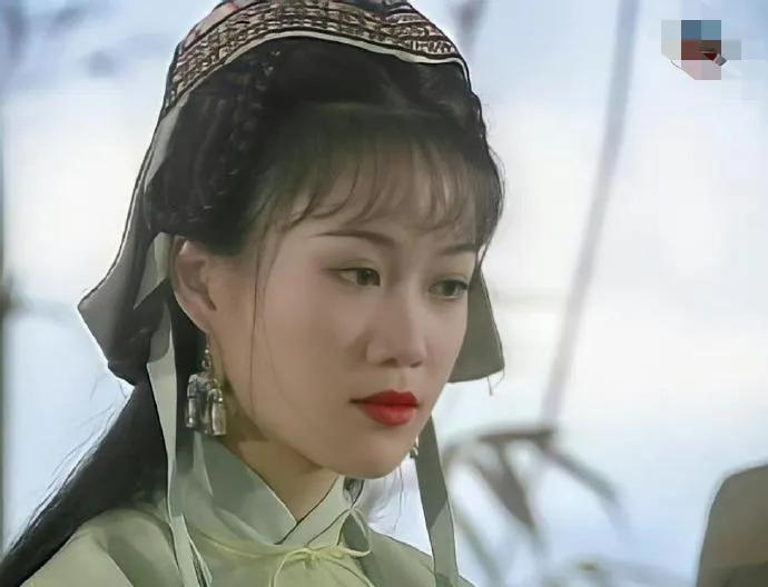 长相妩媚却情史干净的五位女星,不算特别惊艳却能红的五位女星