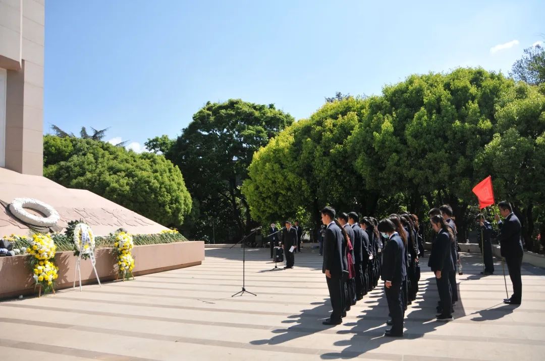 医院缅怀革命先烈主题党日活动,缅怀革命先烈赓续斗争精神