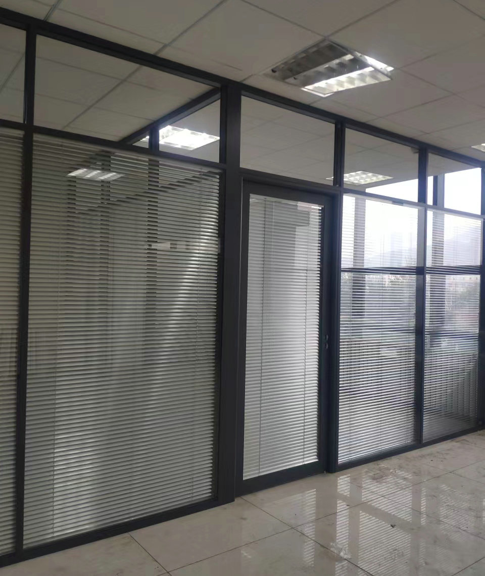 玻璃隔断用什么铝合金型材,隔断铝型材一平多少公斤