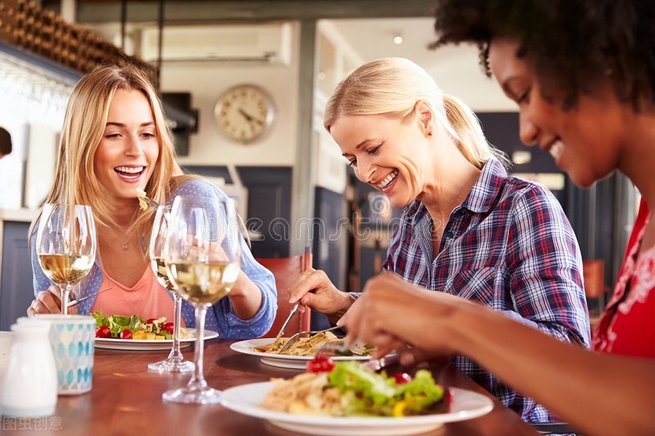 请人吃饭应该说请吗,请人吃饭要不要说些什么