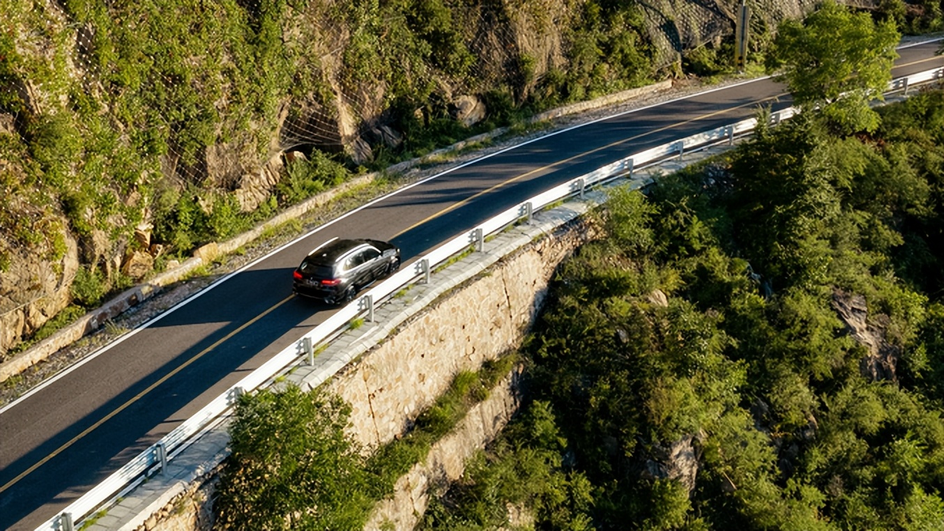 23款宝马x5xdrive30li尊享m运动,宝马x5xdrive30i曜夜版顶配