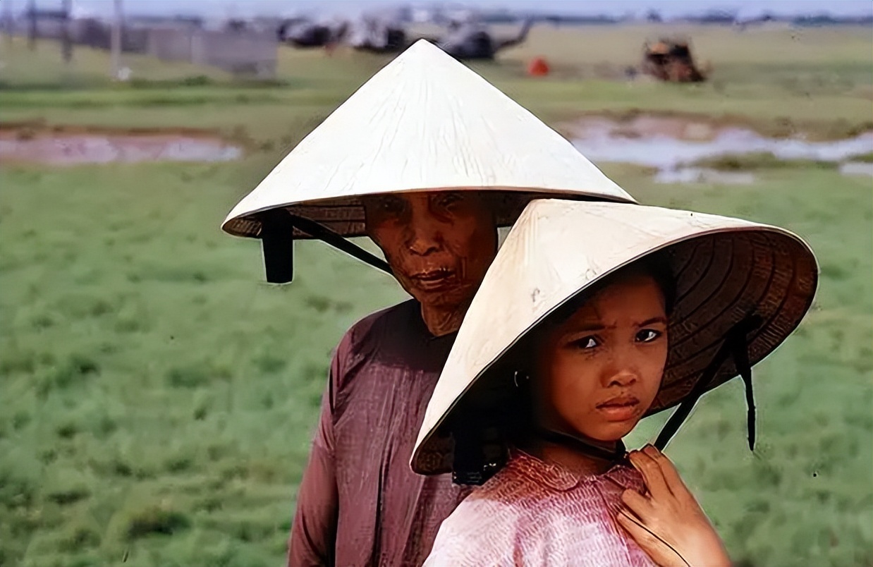 越南*队军**变*火军**商，女军官背LV包炫富，坍塌式腐败成世界之首