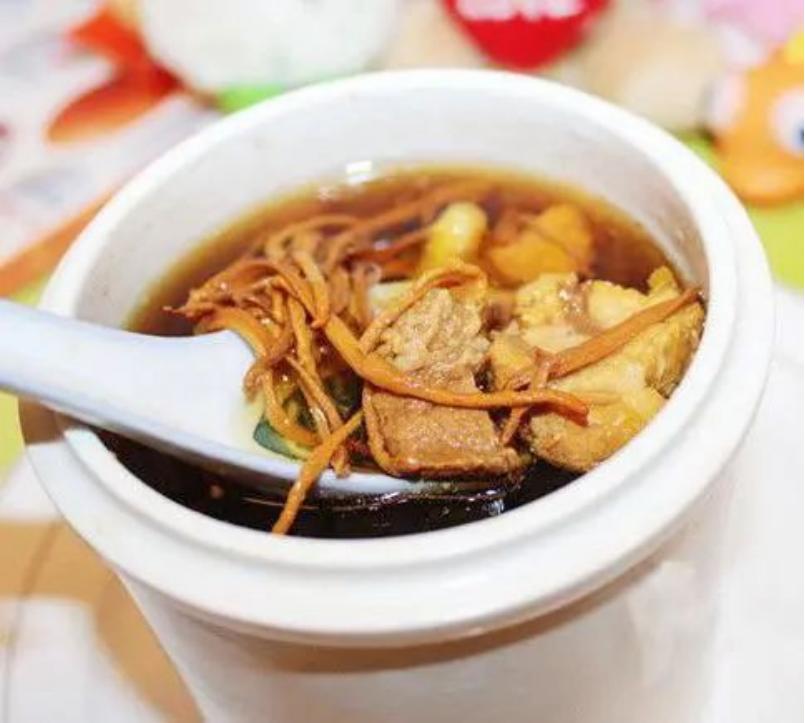 餐桌上的中医之道—假期综合征的饮食攻略