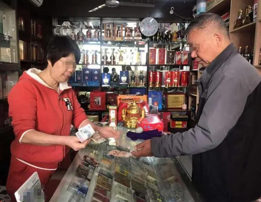 16年，老板骗打渔工进玉米地，倒扣他150元工资，最后员工被判刑