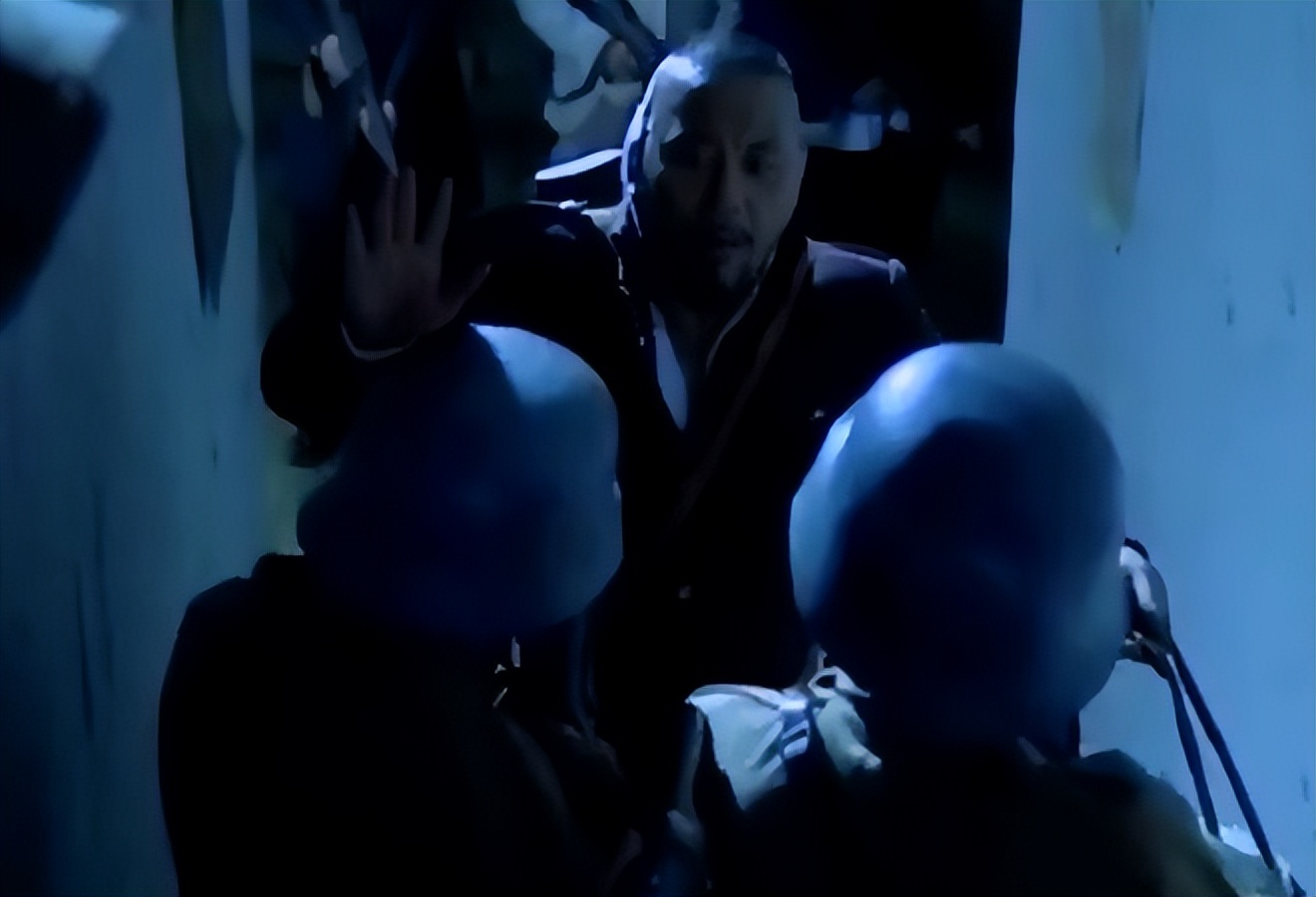 67岁老汉冒充少将被骗10万,六旬老人冒充军人被骗