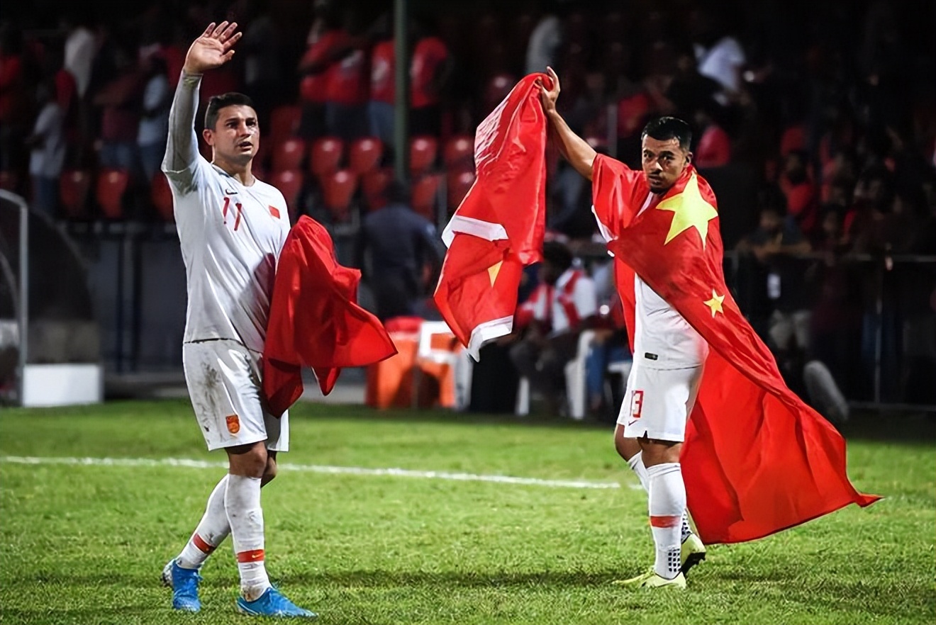 耐克为国足提供队服,耐克为世界杯球星定制的球鞋