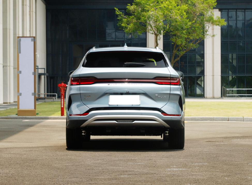 比亚迪最新款suv曝光,比亚迪续航1000km纯电动汽车suv