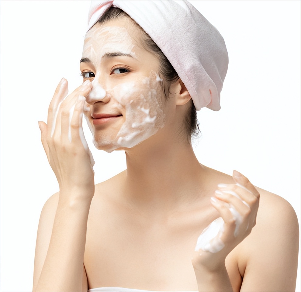 颈部背部长痘是由哪些原因造成,脸上和背部爱长痘的原因