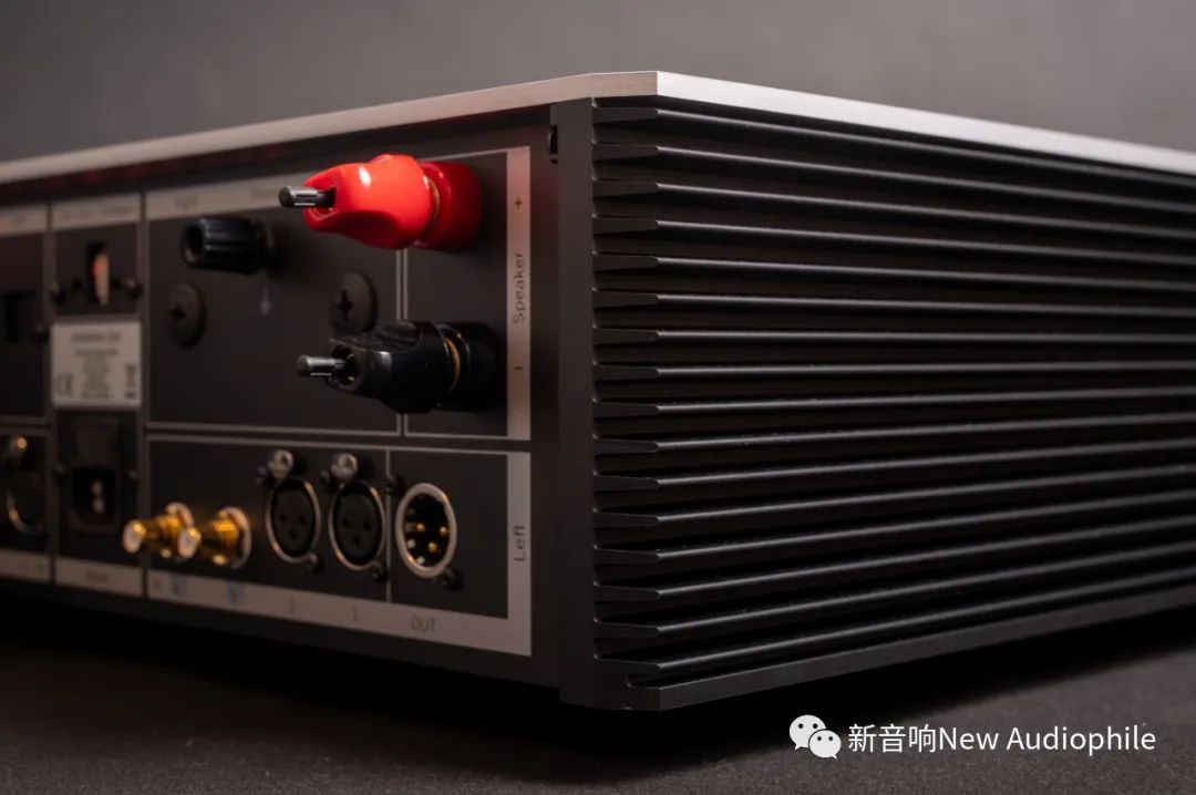 极简主义的极致设计,瑞士登峰330功放