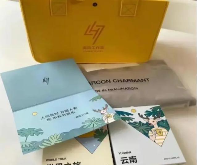 一张签名拍立得被卖8000元!揭秘贩卖明星周边的灰色产业链