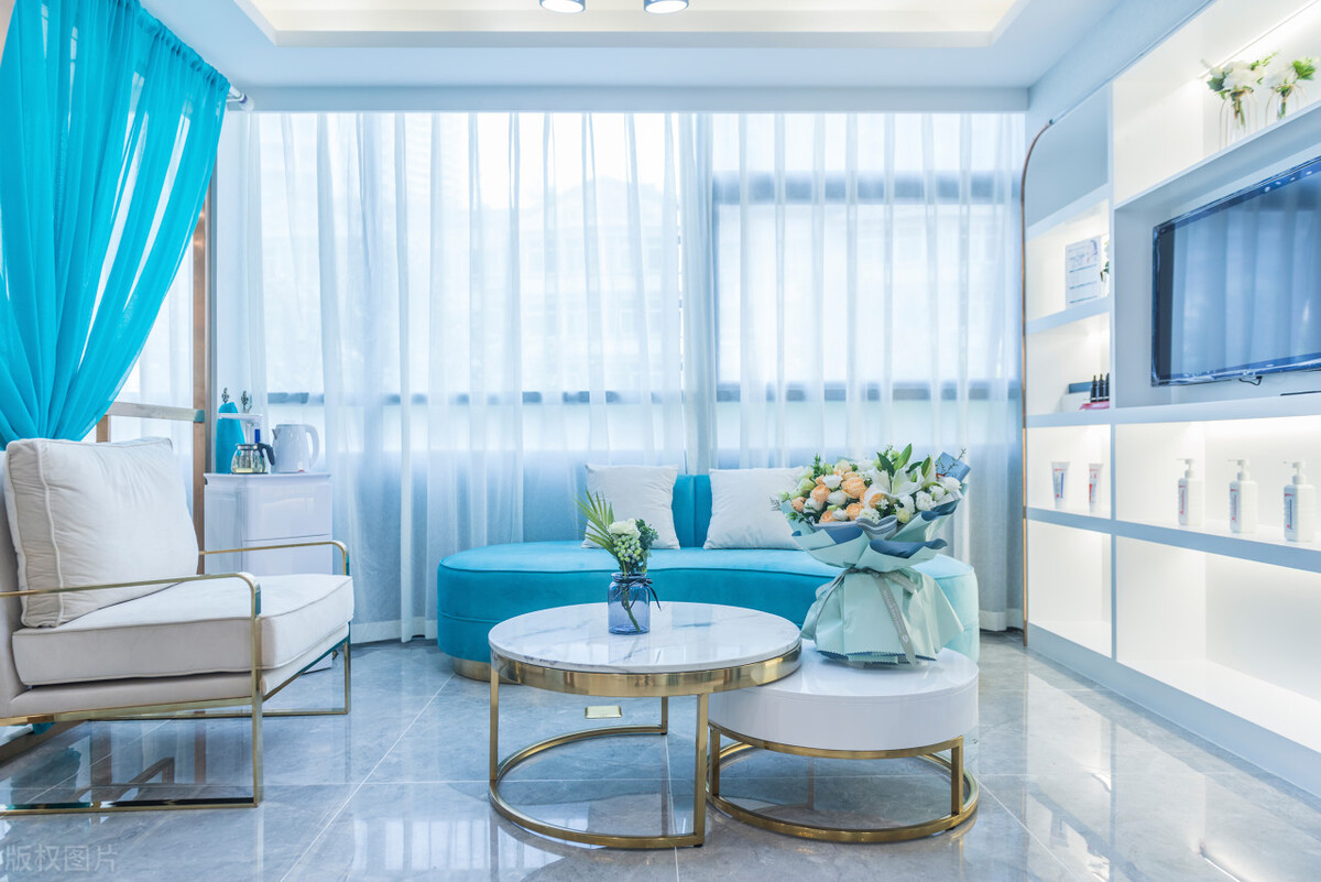 客厅网购窗帘装好了,装修窗帘推荐网购