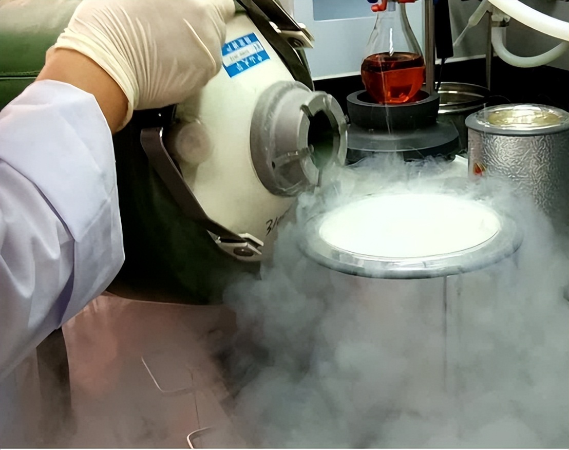 脖子上长小肉疙瘩丝状疣怎么治疗,脖子上长小肉疣怎么治疗