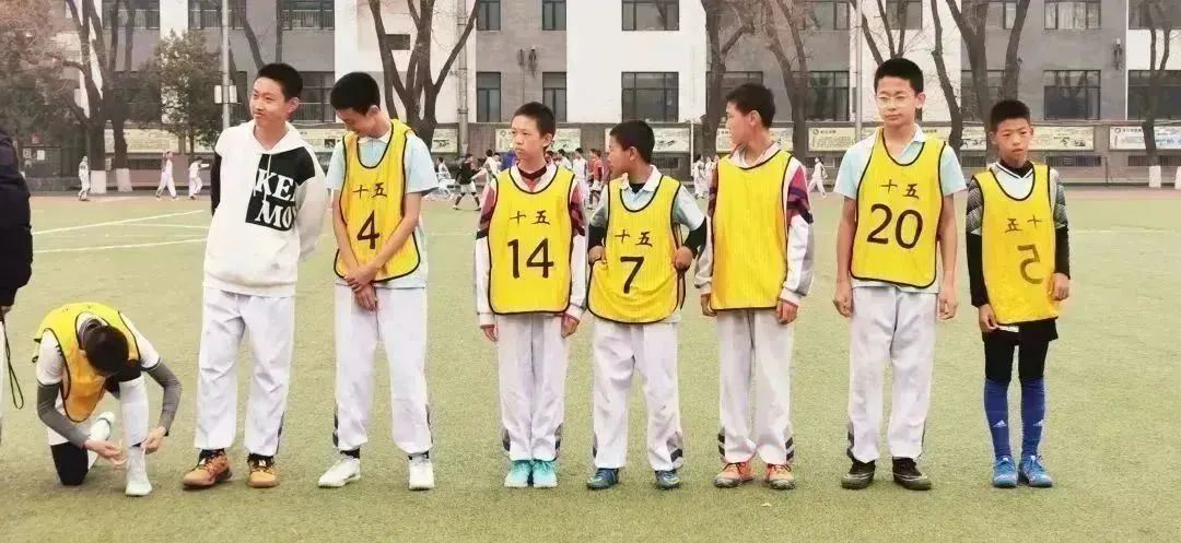 绿茵足球点亮梦想,绿茵点燃梦想