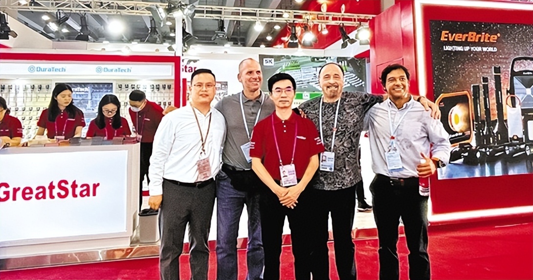 【浙江日报】广交会恢复线下举办，浙江外贸人抢抓机遇广交天下商友——相逢是首火热的歌