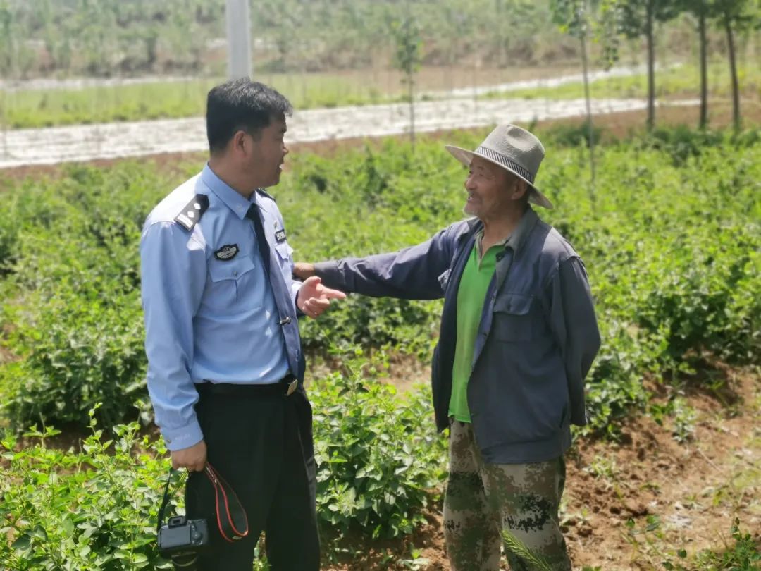 孩子对警察爸爸的留言,警察爸爸的留言父亲节