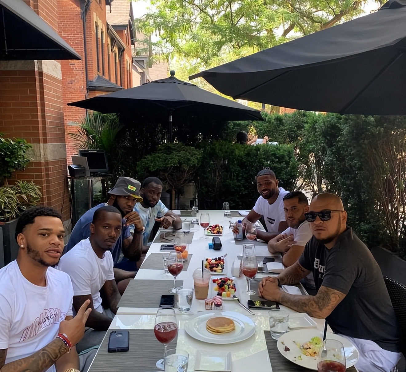 追梦格林和詹姆斯多伦多,詹姆斯和追梦格林聚会