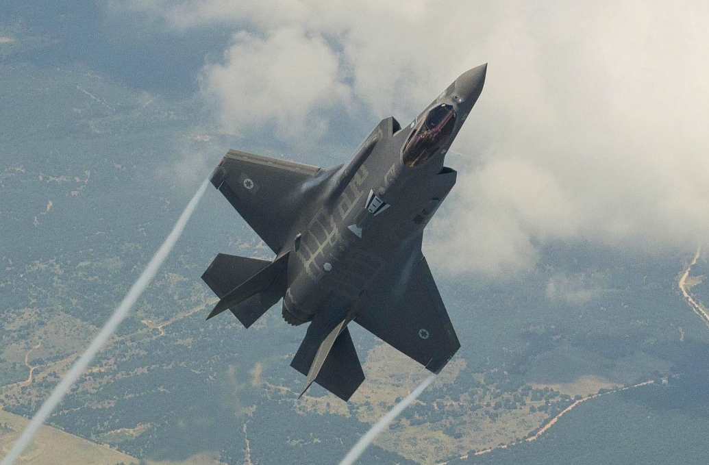 歼20战斗机f35哪个更优秀,歼20发动机与f35发动机差距