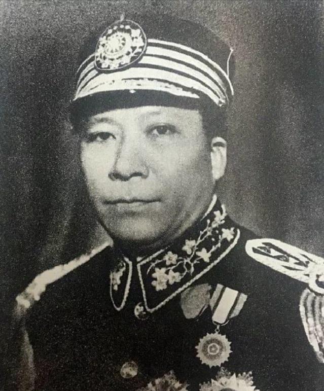 1949年，杨虎城死后3个月发现遗体，长子杨拯民扶柩，安葬在西安
