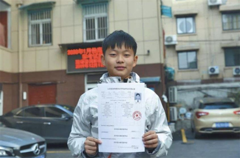 11年前被父母逼零下13度跑的男孩,11年前被父母逼零下10度跑的男孩