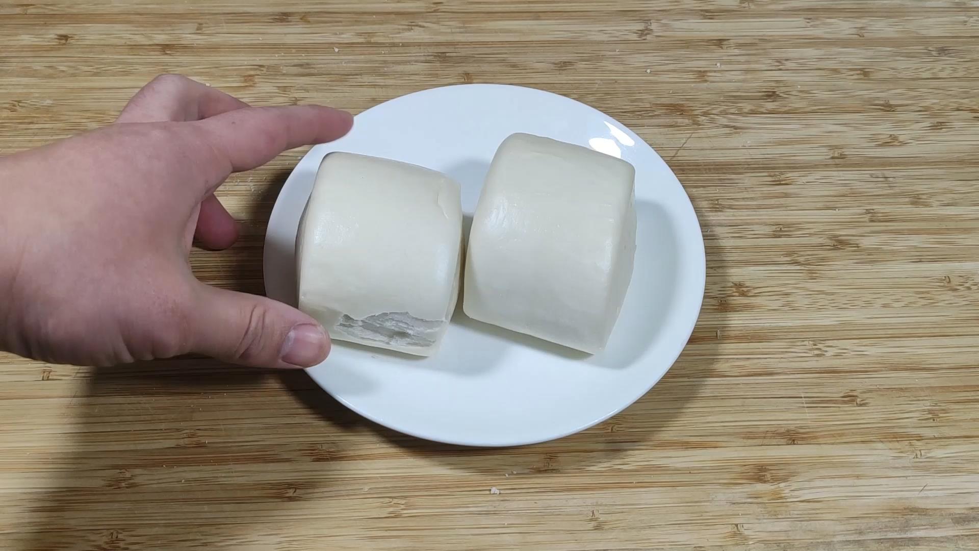 炸丸子切记不要放面粉和淀粉,炸肉丸子用面包糠炸才会又酥又脆