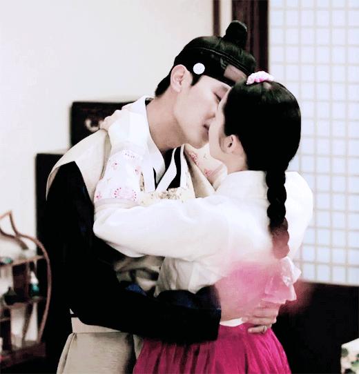 害羞预警！韩国女演员吻戏匠人非她莫属