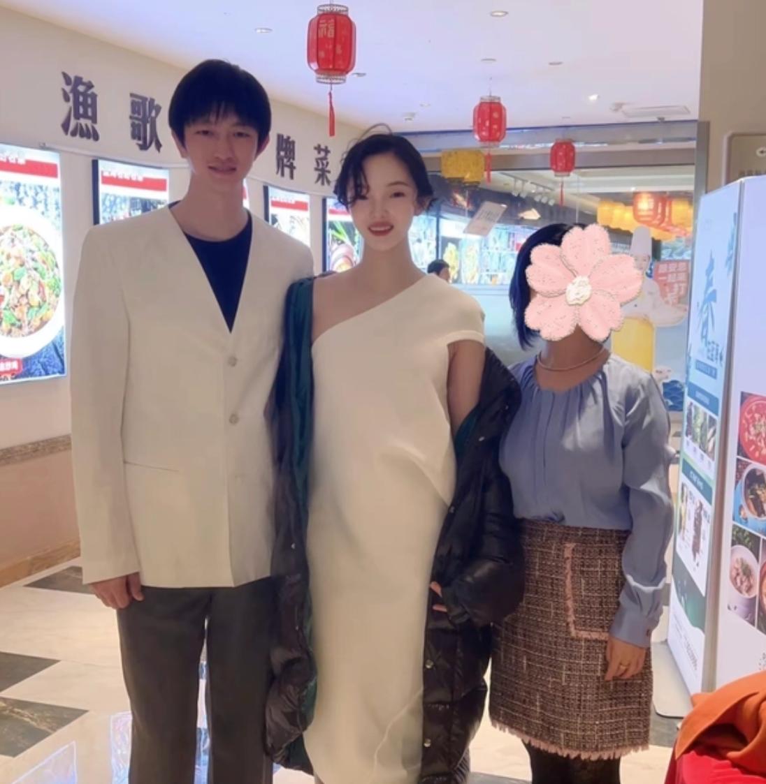 36岁超模的孕妇瑜伽和产后瘦身,维密超模瑜伽7天瘦腿