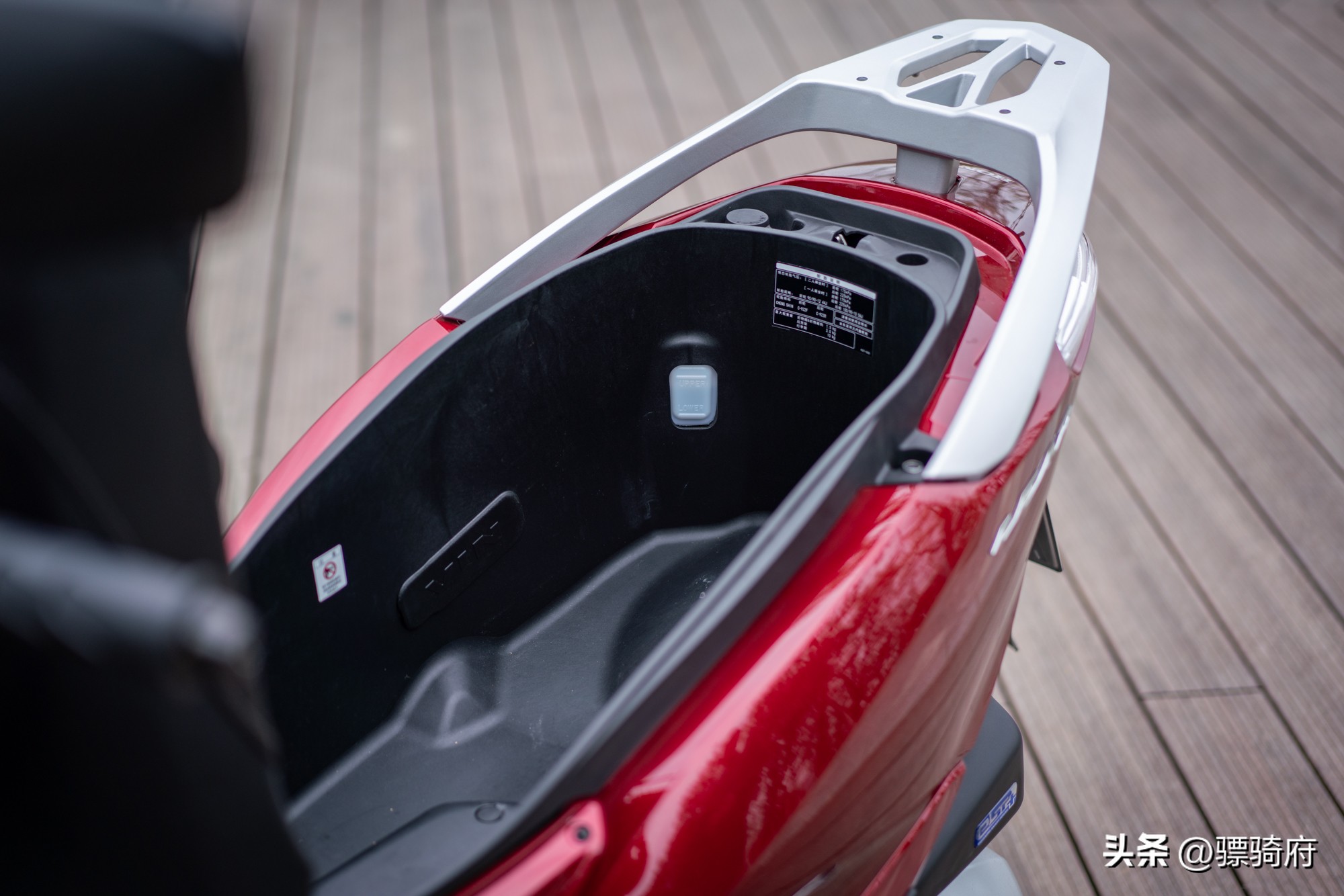 2022款本田lead125对比2018款,2023本田lead125和裂行125对比