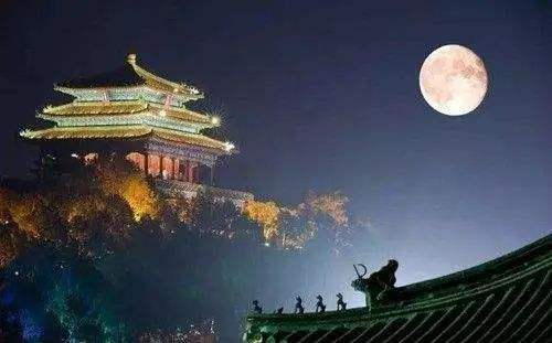 李白诗中描写月亮的诗句有什么,诗词文学中的月亮有多美