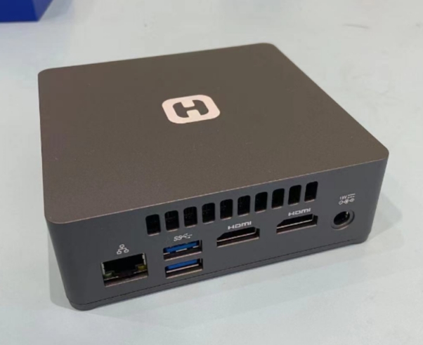 办公室电脑配置微型主机,桌面空间小如何布置电脑主机