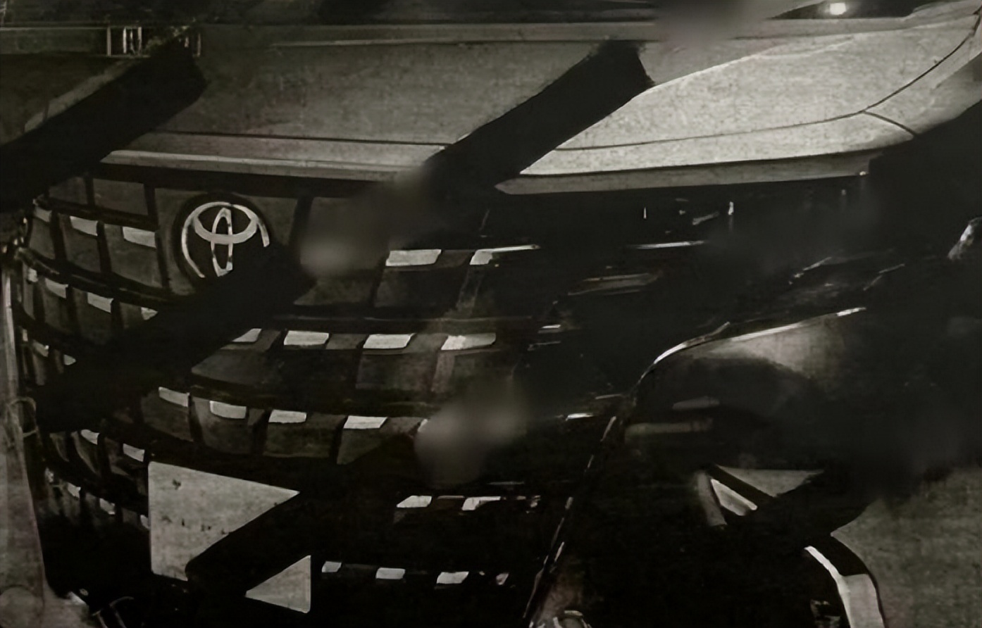 新款埃尔法2024款四座预定价格,新款埃尔法高配和低配第三排