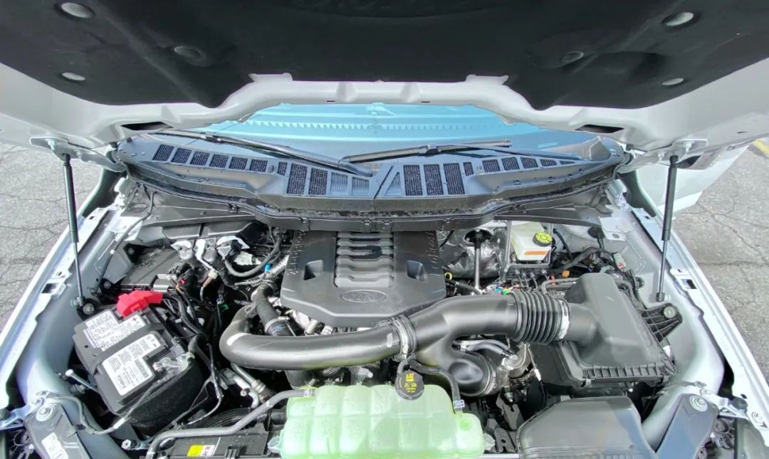 两年前卖55万的车,以前买100万现在只卖二十几万