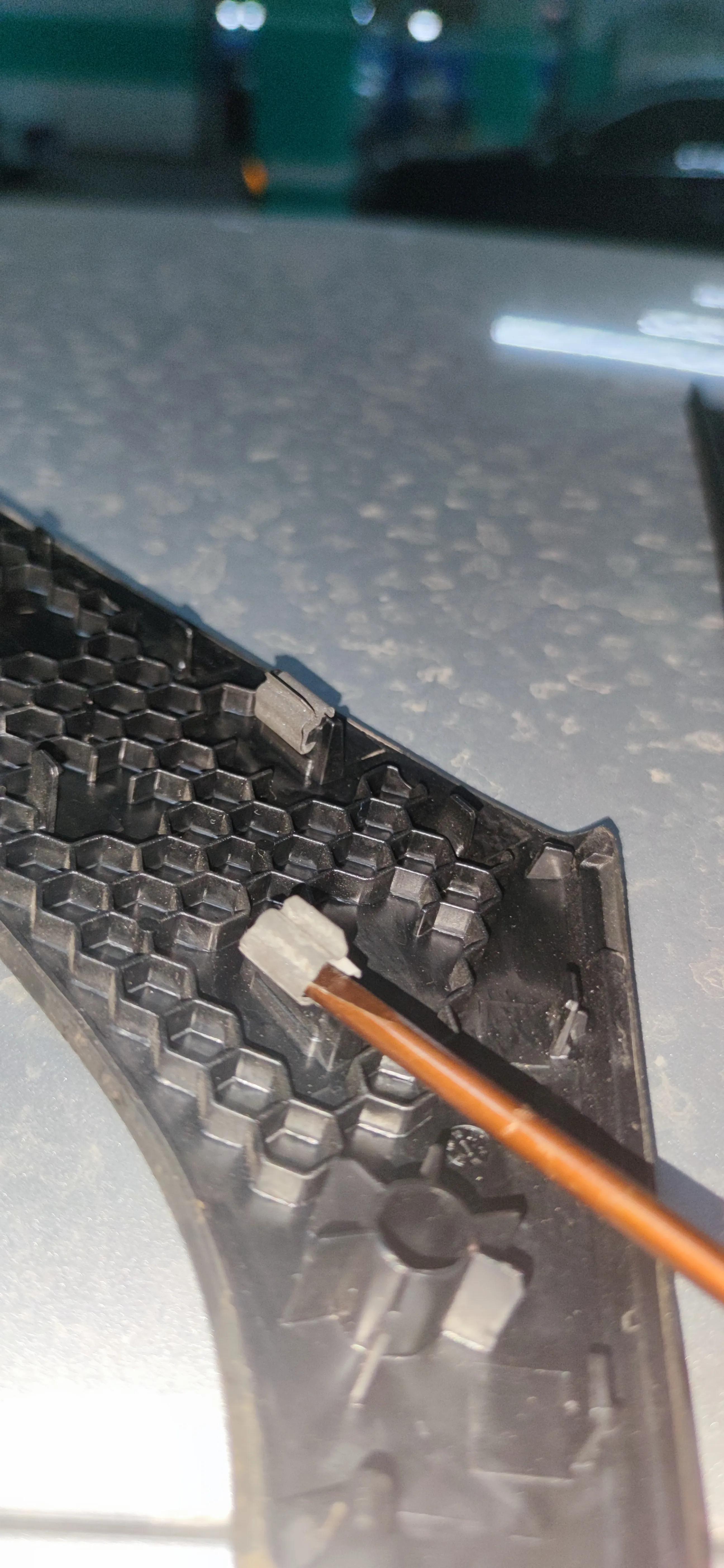 高尔夫6更换机盖拉手底座,高尔夫6更换方向盘气囊盖