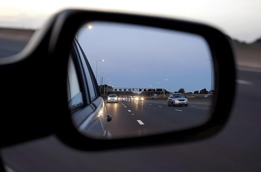 右后视镜盲区最佳解决方法,科莱威右后视镜有盲区