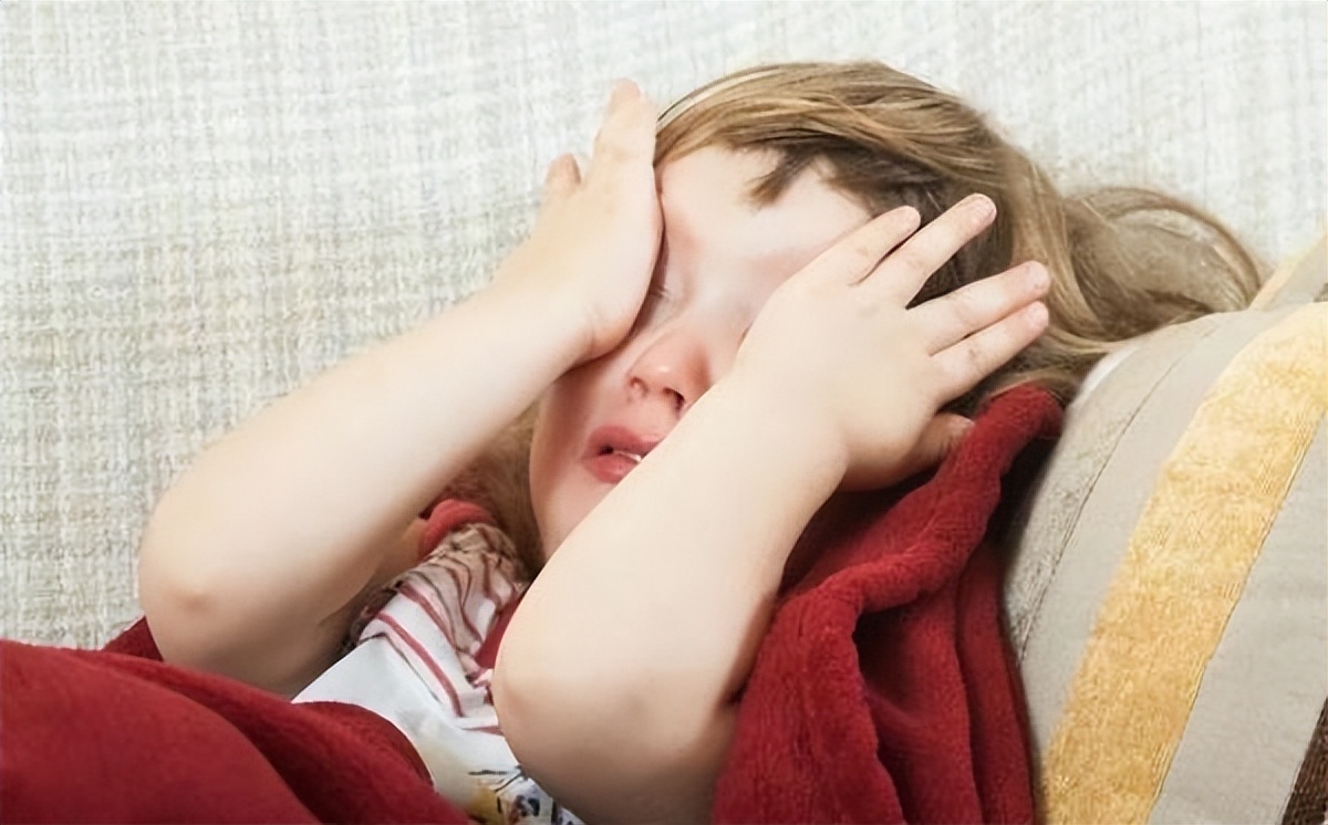 宝宝晚上不睡怎么快速入眠,宝宝半夜困但不睡怎么办