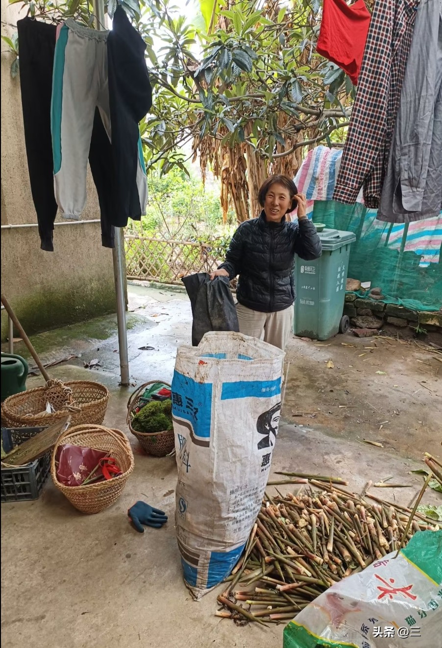 二姐素描画,老妈素描图片