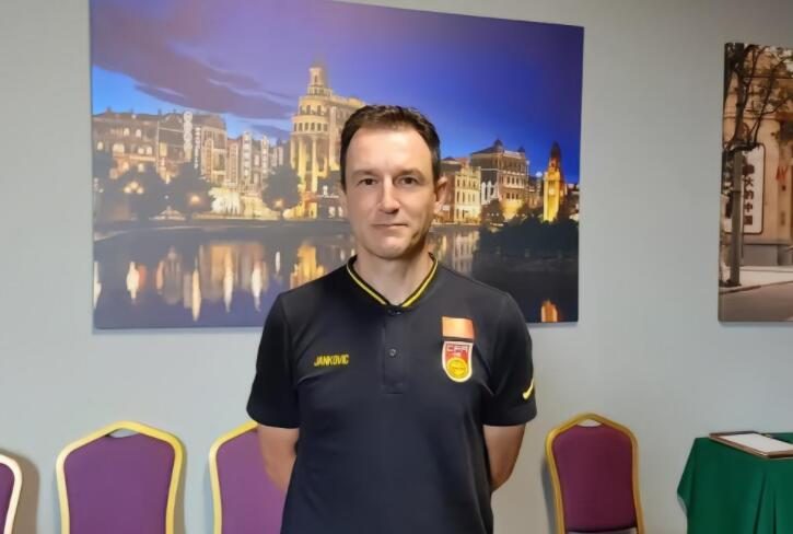 国足新帅正式亮相谈执教理念,多位国脚请假拒绝参加集训